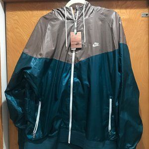 Nike XXXL Water Repellent Waterproof Jacket